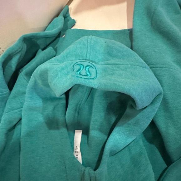 LULULEMON hoody like new worn once - Picture 1 of 5